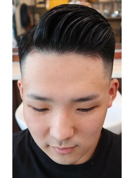 アクセプトザワールドバーバー(Accept the world barber) ラフパート×スキンフェード