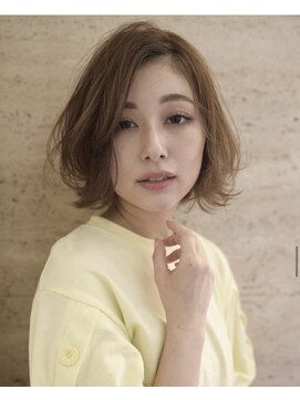 エイティヘア(Eighty hair) 外ハネフェザーボブ