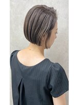 クララ(CLALA Ohashi)&nbsp;脱白髪染め！ぱっつん前下がりボブ【コガスタイル】