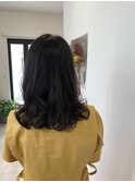 巻き髪風ミディアムパーマスタイル
