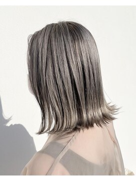 トラ バイ プティパ(Tora by petit pas) ハイトーンシルバーカラー♪