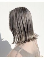 トラ バイ プティパ(Tora by petit pas) ハイトーンシルバーカラー♪