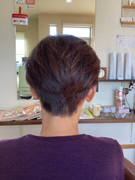 ビー(bee) ショート