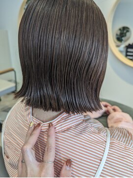 トキ(toki) カラーの透明感+切りっぱなしモードボブ