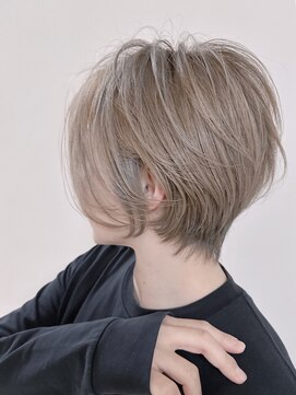 アナザヘアー なんば 高島屋前店(ANAZA hair) ハイトーンショート&くびれスタイル