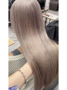 リア(riah) ダブルカラーミルクティーベージュレイヤーカット韓国ヘア