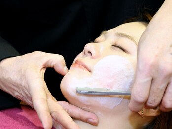 イロ(ILO)の写真/【印象に差が出る♪】清潔感×美しさを引き出すシェービング★女性のシェービングも大歓迎♪