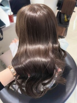 ユーフォリア 池袋東口駅前店(Euphoria) 【Euphoria Rina】透明感抜群モカブラウン