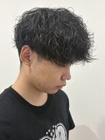 ヒュイル バイ ニアウ(Hwyl by Niau) メンズマッシュシャドウパーマスパイラルパーマニュアンスパーマ