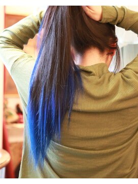アロウズ(Arrows) コバルトブルーのグラデーションヘア