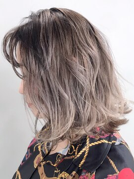 アイティーバイアルバム 八王子店(IT by ALBUM) アッシュバレイヤージュ_くびれヘアツートンカラー_ba283801