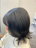 ナンバー アリア 三軒茶屋(N° aria)&nbsp;《三軒茶屋 N°aria》ミニウルフ外ハネミディアムオリーブカラー