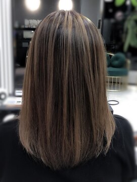 レヴェリー(REVERIE) #ダブルカラー#ケアブリーチ#バレイヤージュ