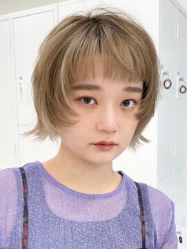 アイトーキョーエス 渋谷(AI TOKYO S) 斜めバング/シルキーベージュ/ブラントカット[渋谷駅]