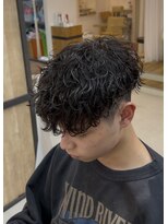 エッジ(EDGE) スペインカール外国人風パーマ刈り上げマッシュショートスタイル