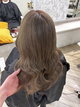 美容室 沙助 ミルクティーカラー