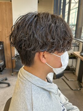 エルマーク 梅田(L-MARK) 波巻きパーマ/スパイラルパーマ/メンズ/眉毛/短髪/サーフカール