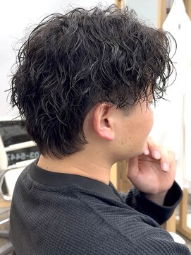 ソラ 広尾店(SORA) センターパートツイストスパイラルメンズショート刈り上げ