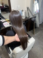 ムーブ(Moob)&nbsp;落ち着きがありながらも透明感のある髪色髪質改善カラー【別府】