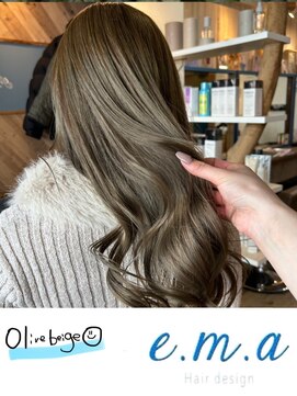 エマヘアデザイン(e.m.a Hair design) オリーブベージュ