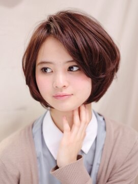 フラミューム(flammeum) なめらかなフォルムと、浮遊感でトレンドカールボブ【平塚】