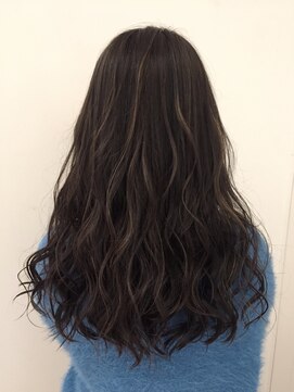 パイレーツ(Pirates Ushiwakamaru Style) 細めハイライトで透明度と女子力を高める♪