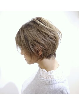 オウル(Owll) 【Owll】レイヤーマッシュショート　ミルキーベージュ