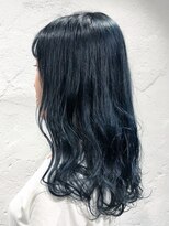 ボウ(BEAU)&nbsp;髪質を見極め導き出すハイカジュアルなブルーカラースタイル