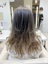 ケンジ 平塚 アネッタ(KENJE annetta)&nbsp;【骨格に合わせたレイヤー×アンブレラカラー】