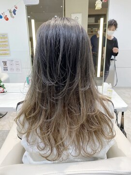 ケンジ 平塚 アネッタ(KENJE annetta) 【骨格に合わせたレイヤー×アンブレラカラー】