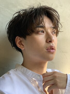 アットラブ バイ ベル(at'LAV by Belle) ニュアンスセンターパート×ツーブロックマッシュ