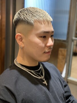 エイトメン 博多店(EIGHT MEN) スキンフェード×ホワイト