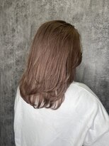 レイヤーカット×透明感ミルクティーベージュ