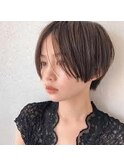 大人かわいいセンターバングショート/小顔効果/