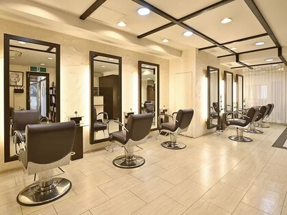 美容室ベーセ ベーゼ 和光本店(B C B G)の写真