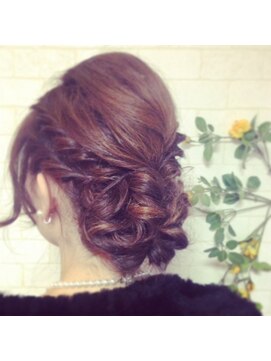 ヘアメイクサロンシャルメ(Hair Make Salon CHARMER) シンプルアップ