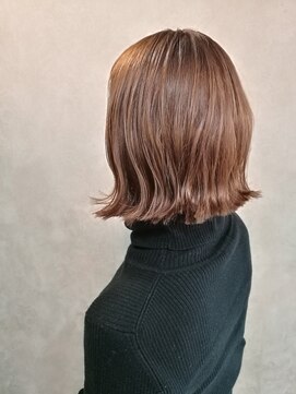 ヘアアンドスパ メロウ(hair and spa mellow) 切りっぱなし前下がりボブ