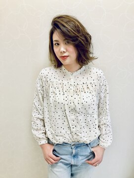 ヘアメイク マルナ 本店(HAIR MAKE MALUNA) 【MALUNA ヒマワリ】外国人風ハイライト×ミルクティーベージュ