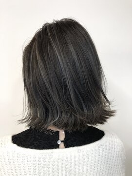 バズ ビー(BUZZ Bee) 極細ハイライト×アッシュグレー