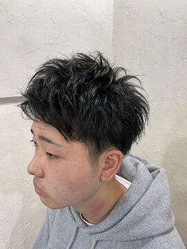 アーマイゼ(Ameise) 緩めツイストスパイラルパーマ