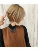 *ハイトーンショート ベージュ 丸み 小顔 透明感 ダブルカラー