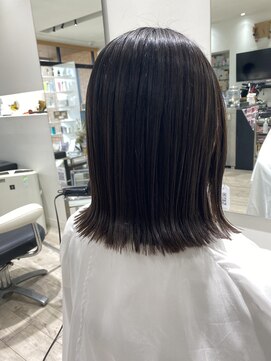 アドール オブ ヘアー ADORE OF HAIR 切りっぱなしボブ