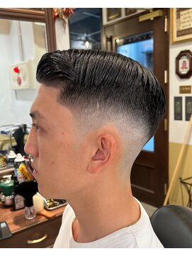 カムレイドフォーライフ(COMRADE 4 LIFE) 担当西村　ミドルフェード