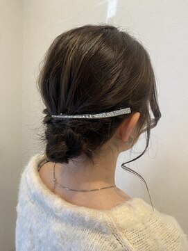 リム(Limb) シンプル可愛い　タイトシニヨン