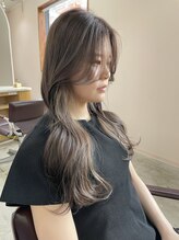 キュオンシア(CUEON. ciea) ロング×グレージュ×イヤリングカラー