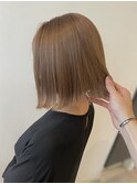 切りっぱなしボブ_ミルクティーベージュ_結べるボブ_担当西村