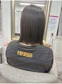 オリーブベージュ