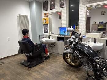 ピーベース(P-BASE)の写真/スタッフはオーナー1人の完全マンツーマン理容室！周りを気にせず気軽に話せるからお悩みも相談しやすい♪
