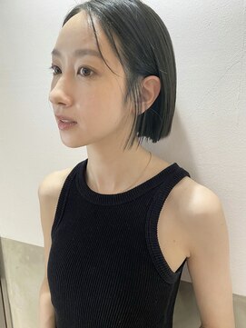 ピア ヤクイン(Pia Yakuin) オリーブグレージュ　切りっぱなしボブ　ボブ