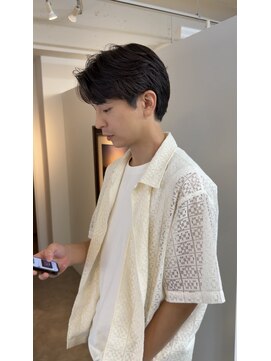 ツールズメンズパーマヘアー 立川店(TooLs MEN'S PERM HAIR) 刈り上げセンターパート/曲がるセンターパート